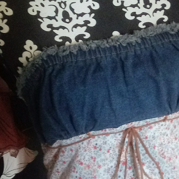 Charlotte Russe Halter Top - Picture 5 of 6